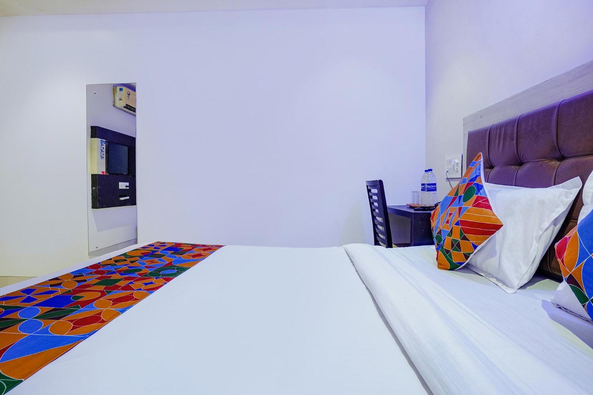 Fabexpress Embassy Suites - Nr Bkc Mumbai Bagian luar foto